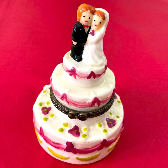 Vintage wedding engagement ring box keeper trinket keepsake box fairy ceramic - Picture 6 of 11